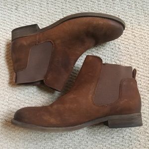 Brown suede ankle booties